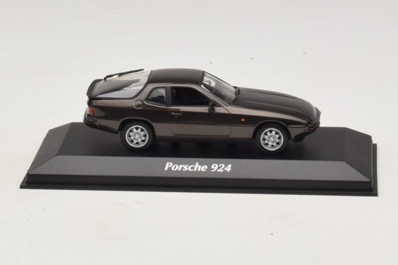 Porsche 924 Marron Métallisé Maxichamps 1:43 940062121 Métal Moulé