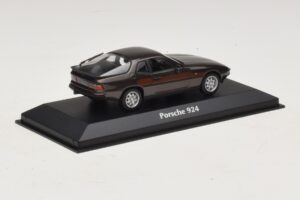 Porsche 924 Marron Métallisé Maxichamps 1:43 940062121 Métal Moulé — image 2 sur 5
