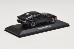 Porsche 924 GT Noir Maxichamps 1:43 940066124 Métal Moulé — image 2 sur 5