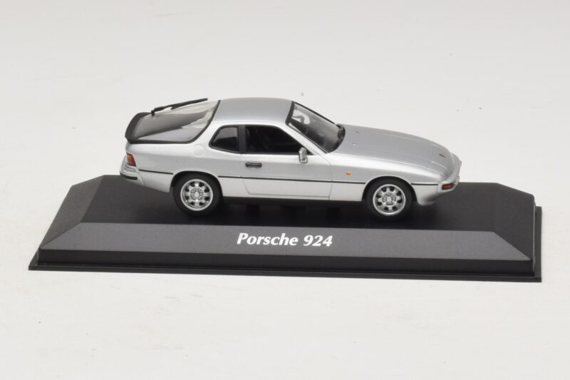 Porsche 924 Argent Maxichamps 1:43 940062120 Métal Moulé