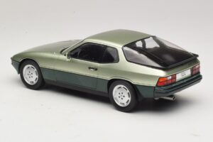 Porsche 924 Turbo Vert Clair & Vert Foncé MCG 1:18 MCG18660 Métal Moulé — image 5 sur 6