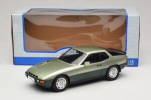Porsche 924 Turbo Vert Clair & Vert Foncé MCG 1:18 MCG18660 Métal Moulé — image 6 sur 6