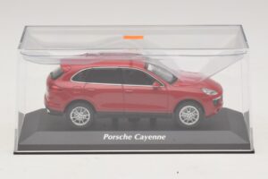 Porsche Cayenne 958 Rouge Maxichamps 1:43 940063200 Métal Moulé — image 4 sur 5