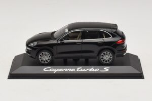 Porsche Cayenne 958 Turbo S Noir Minichamps 1:43 WAP0200220E Métal Moulé