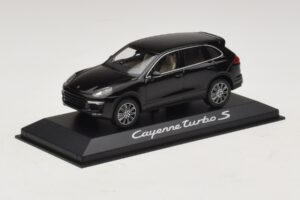 Porsche Cayenne 958 Turbo S Noir Minichamps 1:43 WAP0200220E Métal Moulé — image 2 sur 5