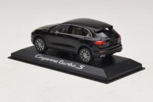 Porsche Cayenne 958 Turbo S Noir Minichamps 1:43 WAP0200220E Métal Moulé — image 3 sur 5