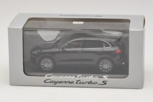 Porsche Cayenne 958 Turbo S Noir Minichamps 1:43 WAP0200220E Métal Moulé — image 5 sur 5