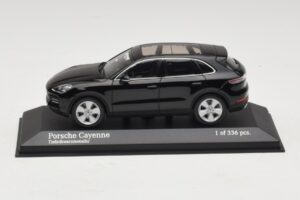 Porsche Cayenne Noir Métallisé Minichamps 1:43 410066301 Métal Moulé