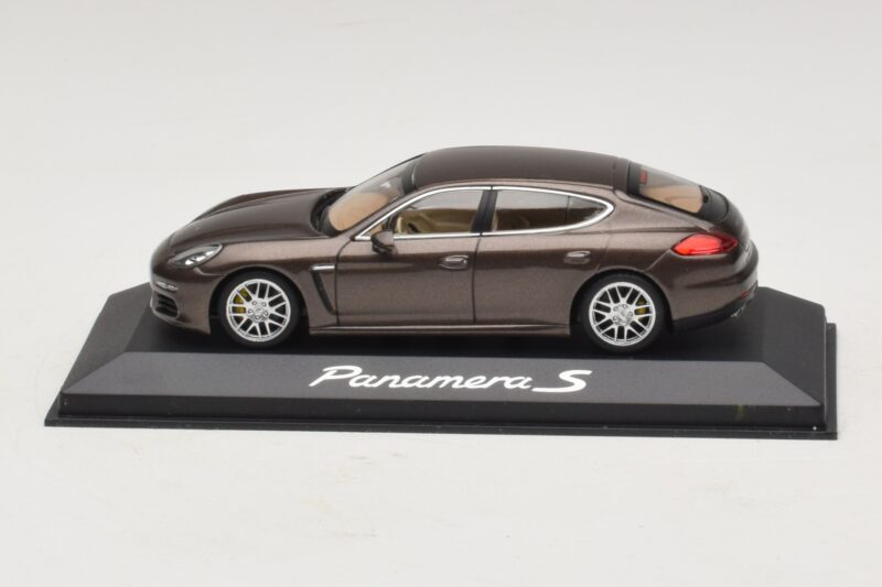 Porsche Panamera 970 S Marron Métallisé Minichamps 1:43 Porsche Panamera 970 S Marron Métallisé Minichamps 1:43 WAP0203400E Métal Moulé