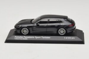 Porsche Panamera 971 4 E-Hybrid Sport Turismo Gris Minichamps 1:43 410066112 Métal Moulé