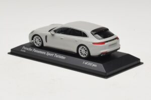 Porsche Panamera 971 Sport Turismo 4E-Hybrid Gris Minichamps 1:43 410066114 Métal Moulé — image 3 sur 5