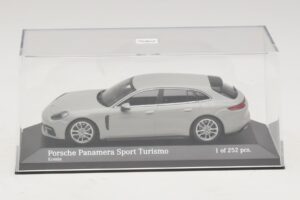 Porsche Panamera 971 Sport Turismo 4E-Hybrid Gris Minichamps 1:43 410066114 Métal Moulé — image 4 sur 5