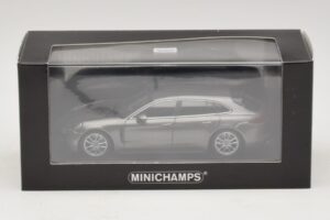 Porsche Panamera 971 Sport Turismo 4S Gris Minichamps 1:43 410066111 Métal Moulé — image 5 sur 5