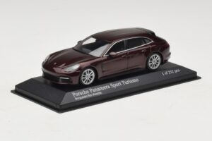 Porsche Panamera 971 Sport Turismo 4S Rouge Minichamps 1:43 410066110 Métal Moulé — image 2 sur 5