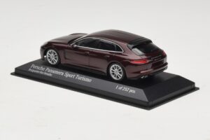 Porsche Panamera 971 Sport Turismo 4S Rouge Minichamps 1:43 410066110 Métal Moulé — image 3 sur 5