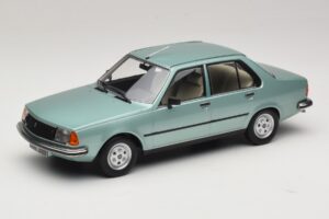 Renault 18 Vert Clair MCG 1:18 MCG18596 Métal Moulé
