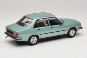 Renault 18 Vert Clair MCG 1:18 MCG18596 Métal Moulé — image 2 sur 6