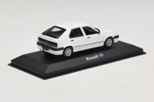 Renault 19 Blanc Maxichamps 1:43 940113700 Métal Moulé — image 2 sur 5