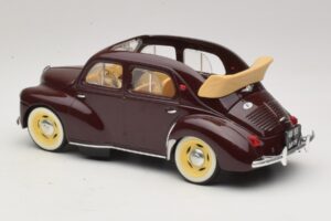 Renault 4CV Marron Solido 1:18 8048 Métal Moulé — image 5 sur 6