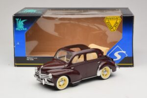 Renault 4CV Marron Solido 1:18 8048 Métal Moulé — image 6 sur 6