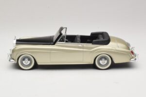 Rolls-Royce Silver Cloud II Argent Solido 1:18 8006 Métal Moulé — image 3 sur 6