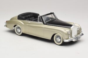 Rolls-Royce Silver Cloud II Argent Solido 1:18 8006 Métal Moulé — image 4 sur 6