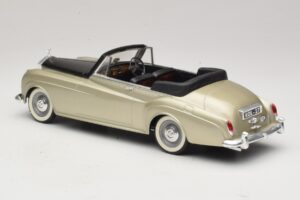 Rolls-Royce Silver Cloud II Argent Solido 1:18 8006 Métal Moulé — image 5 sur 6