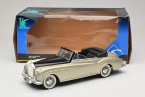 Rolls-Royce Silver Cloud II Argent Solido 1:18 8006 Métal Moulé — image 6 sur 6