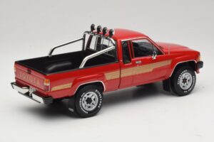 Toyota Hilux N50 Xtra Cab 4x4 Rouge KK-Scale 1:18 KKDC181562 Métal Moulé — image 2 sur 6