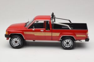 Toyota Hilux N50 Xtra Cab 4x4 Rouge KK-Scale 1:18 KKDC181562 Métal Moulé — image 3 sur 6