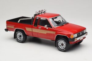 Toyota Hilux N50 Xtra Cab 4x4 Rouge KK-Scale 1:18 KKDC181562 Métal Moulé — image 4 sur 6