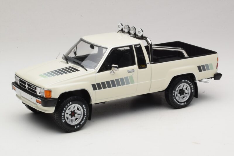 Toyota Hilux N50 Xtra Cab 4x4 Blanc KK-Scale 1:18 KKDC181564 Métal Moulé