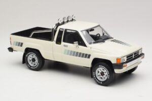 Toyota Hilux N50 Xtra Cab 4x4 Blanc KK-Scale 1:18 KKDC181564 Métal Moulé — image 4 sur 6