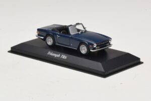 Triumph TR6 Bleu Foncé Maxichamps 1:43 940132570 Métal Moulé — image 3 sur 5