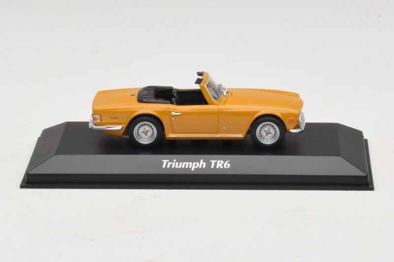 Triumph TR6 Orange Maxichamps 1:43 940132571 Métal Moulé