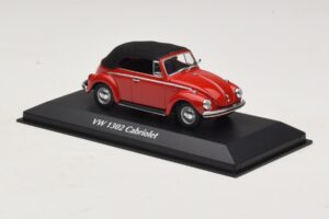 Volkswagen 1302 Cabriolet Rouge Maxichamps 1:43 940055031 Métal Moulé — image 3 sur 5