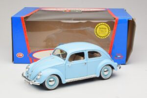 Volkswagen Coccinelle Bleu Bburago 1:18 3381 Métal Moulé — image 8 sur 8