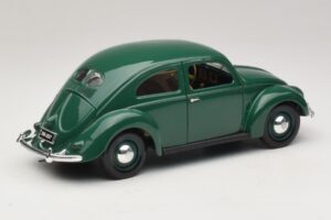 Volkswagen Coccinelle Vert Maisto 1:18 32820 Métal Moulé — image 3 sur 8
