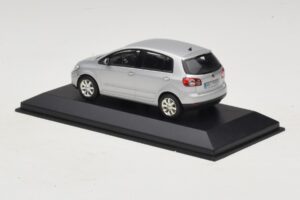 Volkswagen Golf Plus Mk5 Argent Boîte De Remplacement Minichamps 1:43 400054370-R1 Métal Moulé — image 3 sur 5