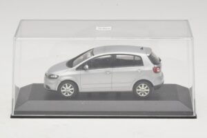 Volkswagen Golf Plus Mk5 Argent Boîte De Remplacement Minichamps 1:43 400054370-R1 Métal Moulé — image 4 sur 5