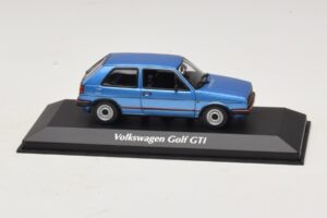 Volkswagen Golf GTI Mk2 Bleu Métallisé Maxichamps 1:43 940054120 Métal Moulé
