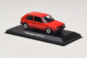 Volkswagen Golf GTI Mk2 Rouge Maxichamps 1:43 940054121 Métal Moulé — image 3 sur 5