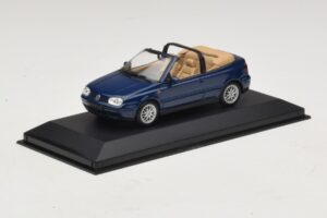 Volkswagen Golf Mk4 Cabriolet Bleu Édition Concessionnaire Minichamps 1:43 GOLF005 Métal Moulé — image 2 sur 5