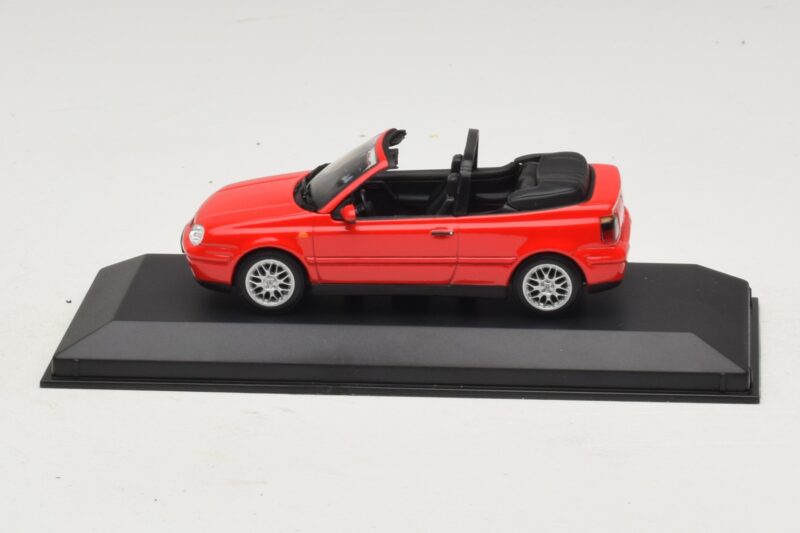 Volkswagen Golf Mk4 Cabriolet Rouge Édition Concessionnaire Minichamps 1:43 GOLF006 Métal Moulé