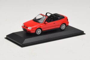 Volkswagen Golf Mk4 Cabriolet Rouge Édition Concessionnaire Minichamps 1:43 GOLF006 Métal Moulé — image 2 sur 5