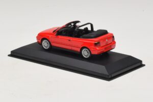 Volkswagen Golf Mk4 Cabriolet Rouge Édition Concessionnaire Minichamps 1:43 GOLF006 Métal Moulé — image 3 sur 5
