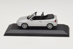 Volkswagen Golf Mk4 Cabriolet Argent Édition Concessionnaire Minichamps 1:43 GOLF004 Métal Moulé