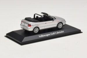Volkswagen Golf Mk4 Cabriolet Argent Maxichamps 1:43 940058331 Métal Moulé — image 2 sur 5
