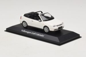 Volkswagen Golf Mk4 Cabriolet Blanc Maxichamps 1:43 940058330 Métal Moulé — image 3 sur 5