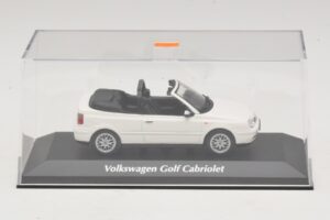 Volkswagen Golf Mk4 Cabriolet Blanc Maxichamps 1:43 940058330 Métal Moulé — image 4 sur 5